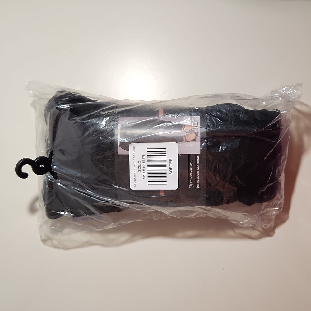 ❤️NWT TORRID LEGGING - CRUSHED VELVET VELOUR - RUCHED SIDE DETAIL 2X - Picture 4 of 8
